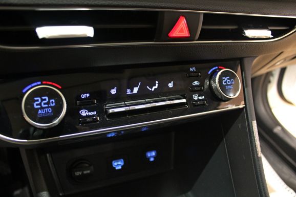 Hyundai Sonata, 2.0 л, АТ, 2022 фото 9