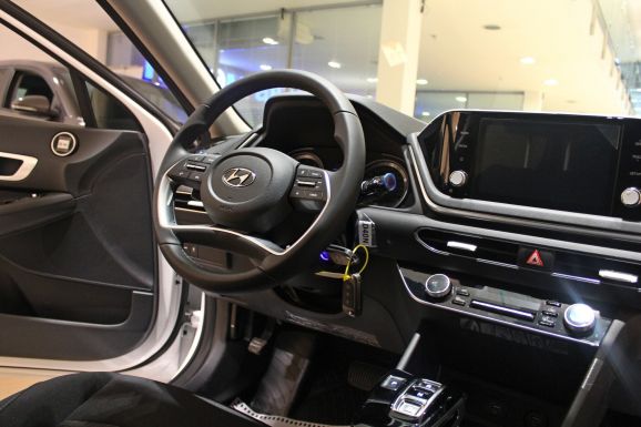 Hyundai Sonata, 2.0 л, АТ, 2022 фото 10