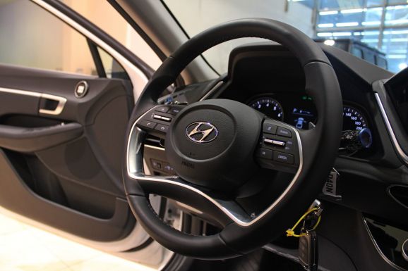 Hyundai Sonata, 2.0 л, АТ, 2022 фото 2