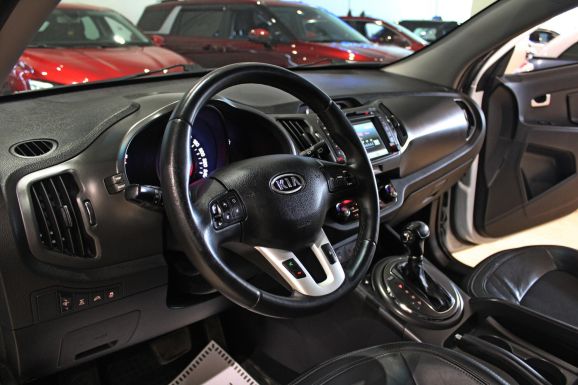 Kia Sportage, 2.0 л, АТ, 2012 фото 7