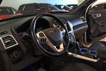 Ford Explorer, 3.5 л, АКПП, 2012 фото 9