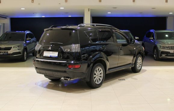 Mitsubishi Outlander, 2.0 л, Вариатор, 2011 фото 4
