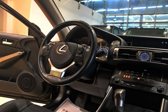 Lexus IS, 2.5 л, АТ, 2013 фото 8