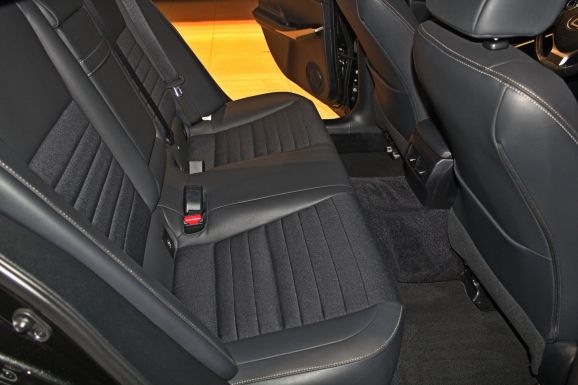 Lexus IS, 2.5 л, АТ, 2013 фото 1