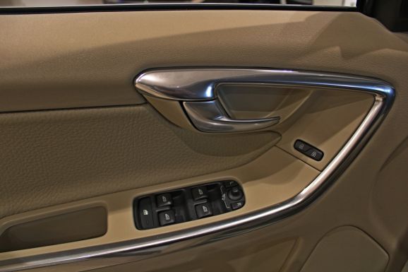 Volvo XC60, 2.4 л, АТ, 2013 фото 8