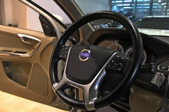 Volvo XC60, 2.4 л, АТ, 2013 фото 12