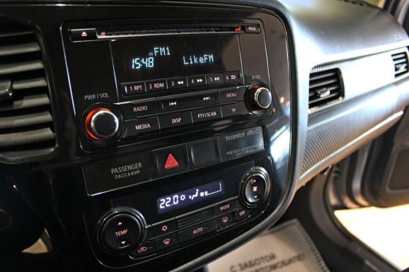 Mitsubishi Outlander, 2.0 л, Вариатор, 2013 фото 2