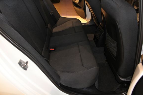 BMW 1 серии, 1.5 л, АТ, 2016 фото 1