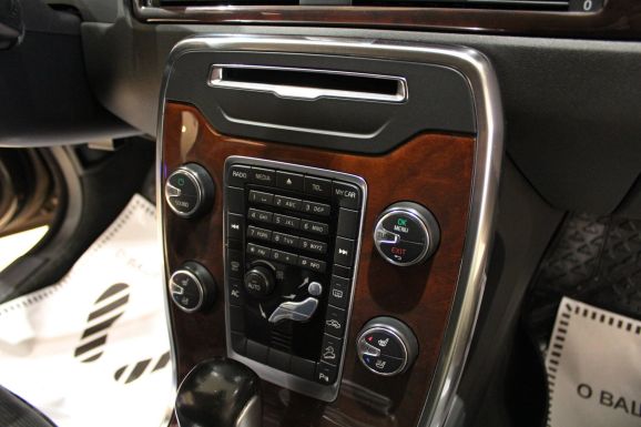 Volvo XC70, 2.4 л, АТ, 2011 фото 8