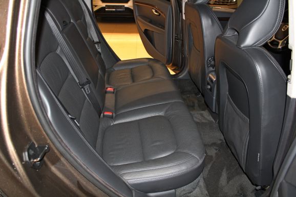 Volvo XC70, 2.4 л, АТ, 2011 фото 2