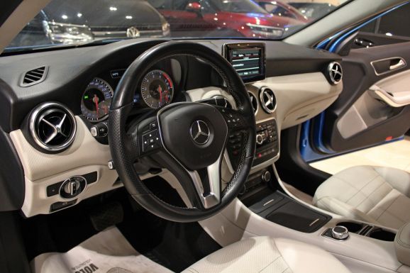 Mercedes-Benz A-Класс, 1.6 л, Робот, 2013 фото 8