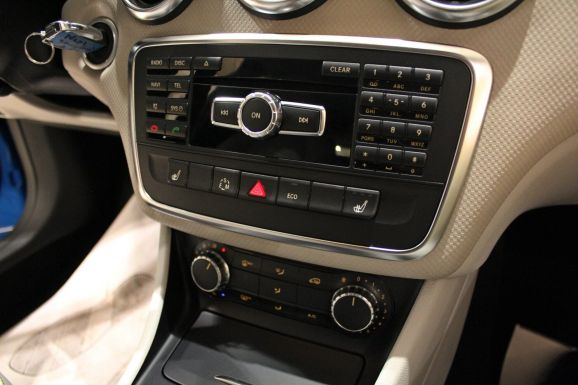 Mercedes-Benz A-Класс, 1.6 л, Робот, 2013 фото 2