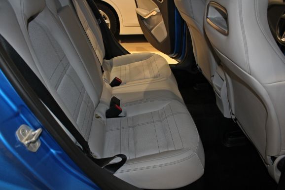 Mercedes-Benz A-Класс, 1.6 л, Робот, 2013 фото 1