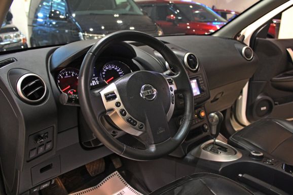 Nissan Qashqai, 2.0 л, Вариатор, 2013 фото 7