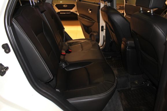 Nissan Qashqai, 2.0 л, Вариатор, 2013 фото 8