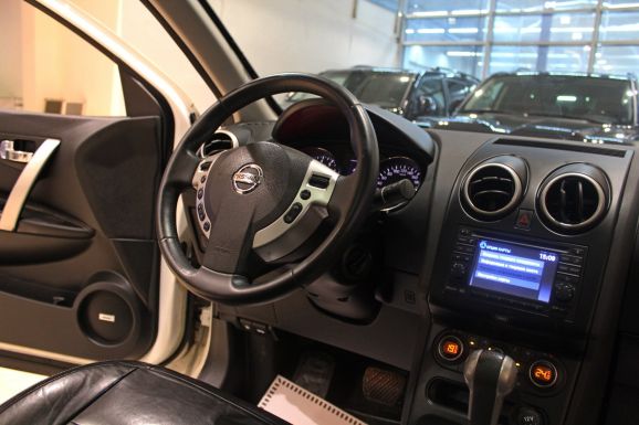 Nissan Qashqai, 2.0 л, Вариатор, 2013 фото 9