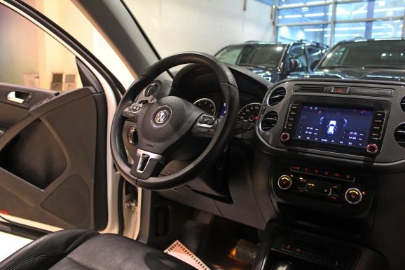 Volkswagen Tiguan, 2.0 л, АТ, 2015 фото 8
