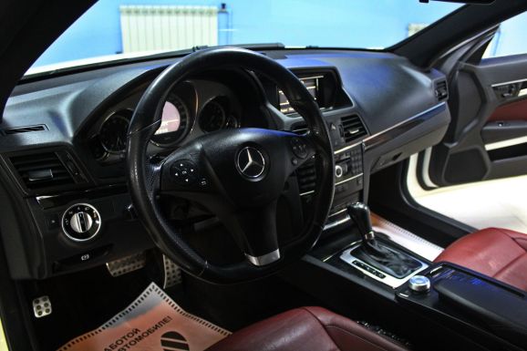 Mercedes-Benz E-Класс, 1.8 л, АТ, 2010 фото 8
