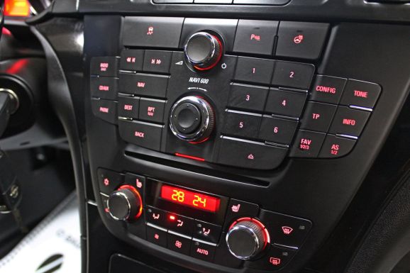 Opel Insignia, 2.0 л, АТ, 2012 фото 8