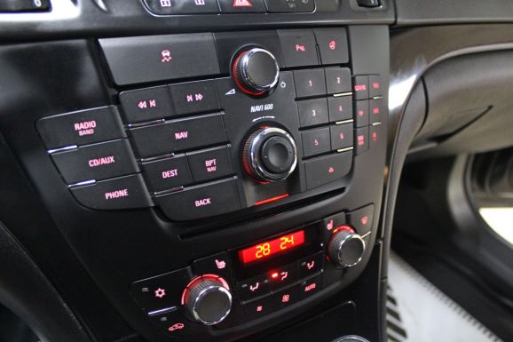 Opel Insignia, 2.0 л, АТ, 2012 фото 2