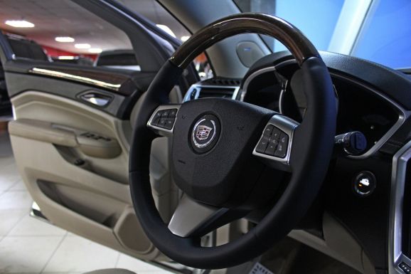 Cadillac SRX, 3.0 л, АТ, 2012 фото 2