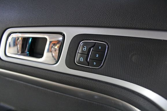 Ford Explorer, 3.5 л, АТ, 2013 фото 13