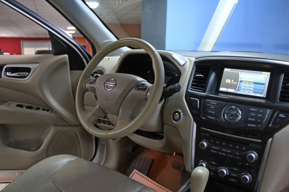 Nissan Pathfinder, 3.5 л, Вариатор, 2015 фото 9