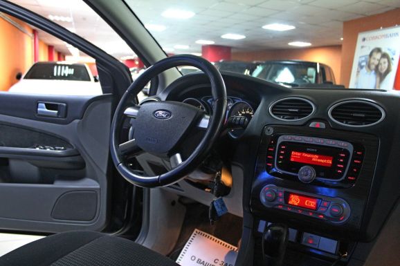Ford Focus, 1.6 л, АТ, 2011 фото 9