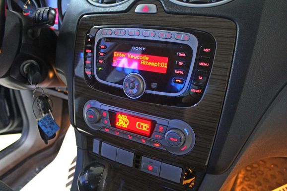 Ford Focus, 1.6 л, АТ, 2011 фото 2