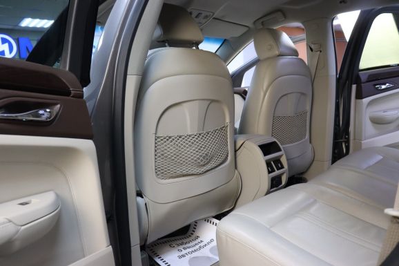 Cadillac SRX, 3.0 л, АТ, 2011 фото 1