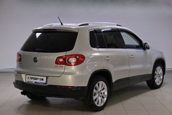 Volkswagen Tiguan, 2.0 л, АКПП, 2010 фото 4