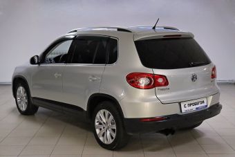 Volkswagen Tiguan, 2.0 л, АКПП, 2010 фото 6