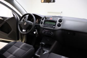 Volkswagen Tiguan, 2.0 л, АКПП, 2010 фото 7