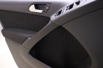 Volkswagen Tiguan, 2.0 л, АКПП, 2010 фото 8