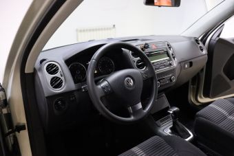 Volkswagen Tiguan, 2.0 л, АКПП, 2010 фото 9