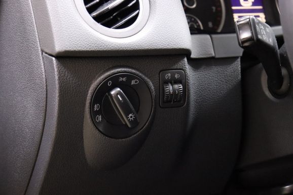 Volkswagen Tiguan, 2.0 л, АТ, 2010 фото 10