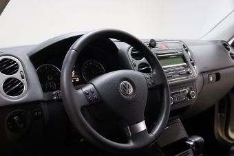 Volkswagen Tiguan, 2.0 л, АКПП, 2010 фото 11