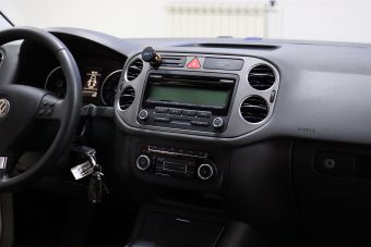 Volkswagen Tiguan, 2.0 л, АКПП, 2010 фото 2