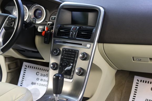 Volvo XC60, 2.4 л, АТ, 2011 фото 2