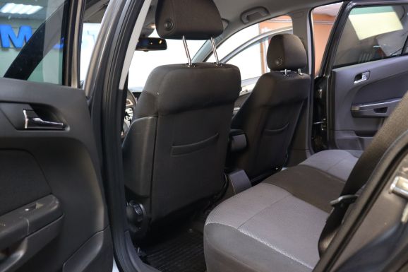 Opel Astra, 1.8 л, АТ, 2012 фото 1