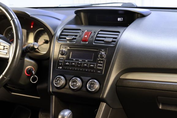 Subaru XV, 2.0 л, Вариатор, 2013 фото 2