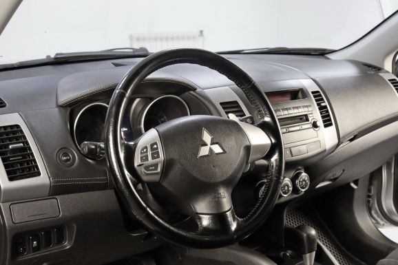 Mitsubishi Outlander, 2.4 л, Вариатор, 2011 фото 8