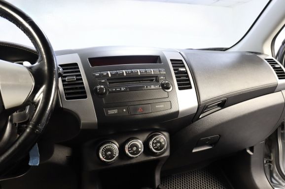 Mitsubishi Outlander, 2.4 л, Вариатор, 2011 фото 2