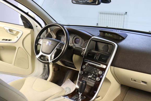 Volvo XC60, 2.4 л, АТ, 2012 фото 7