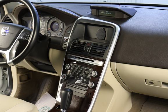 Volvo XC60, 2.4 л, АТ, 2012 фото 2