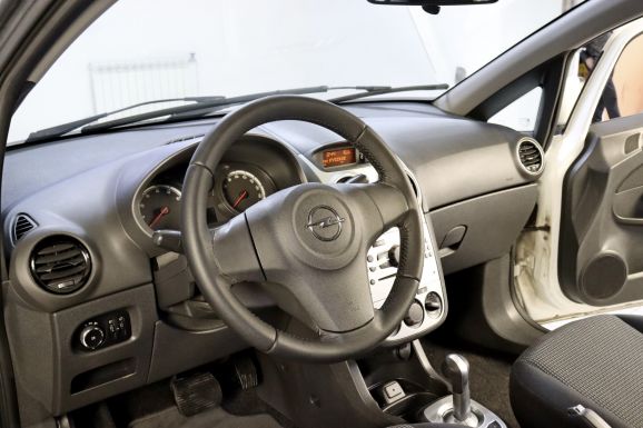 Opel Corsa, 1.2 л, Робот, 2014 фото 9
