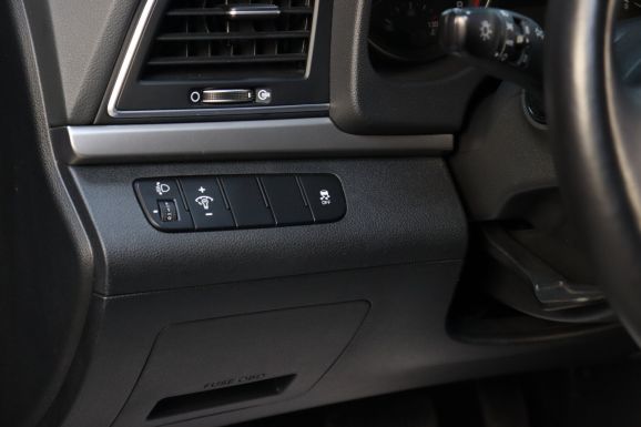 Hyundai Elantra, 2.0 л, АТ, 2019 фото 10