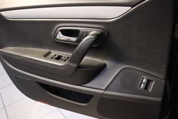 Volkswagen Passat CC, 1.8 л, Робот, 2013 фото 9