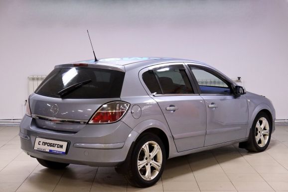 Opel Astra, 1.8 л, МТ, 2010 фото 4