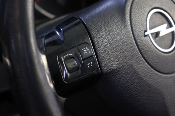 Opel Astra, 1.8 л, АТ, 2011 фото 10